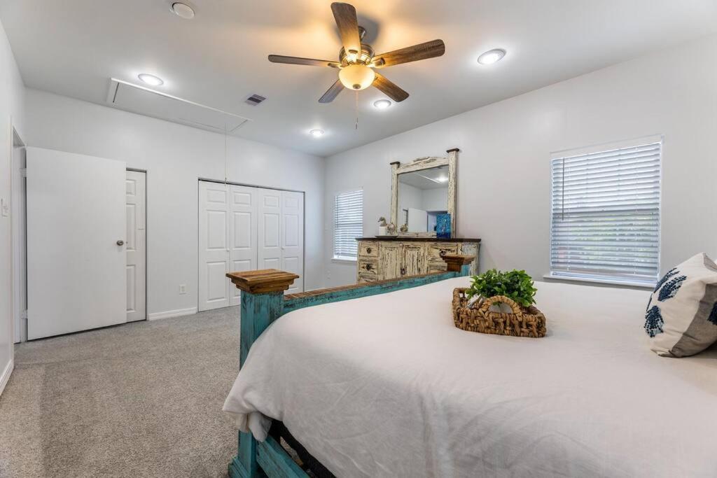 5/3 With A Heated Pool 2 Min From Beach, Updated Galveston Dış mekan fotoğraf