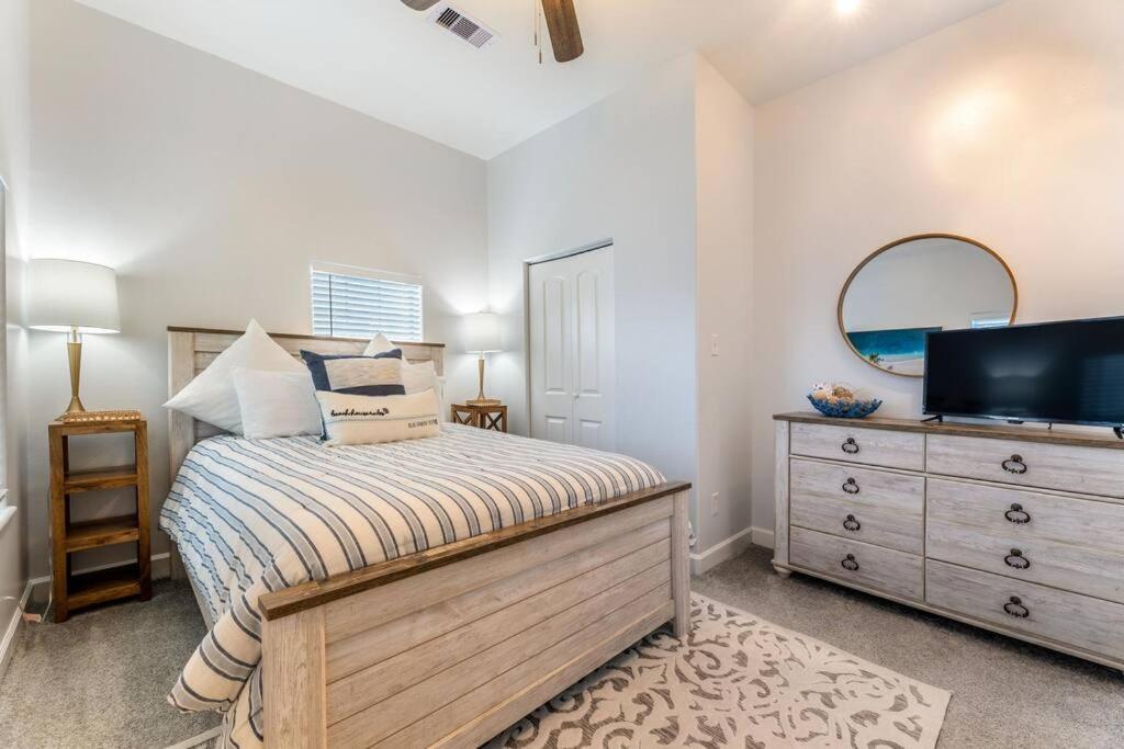 5/3 With A Heated Pool 2 Min From Beach, Updated Galveston Dış mekan fotoğraf